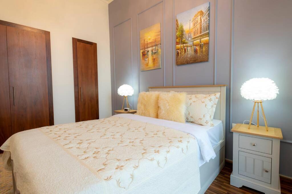First Class 2br With Full Burj Khalifa And Fountain View Apartment *